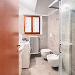 Casa Con Giardino E Accesso Indipendente Appartamento